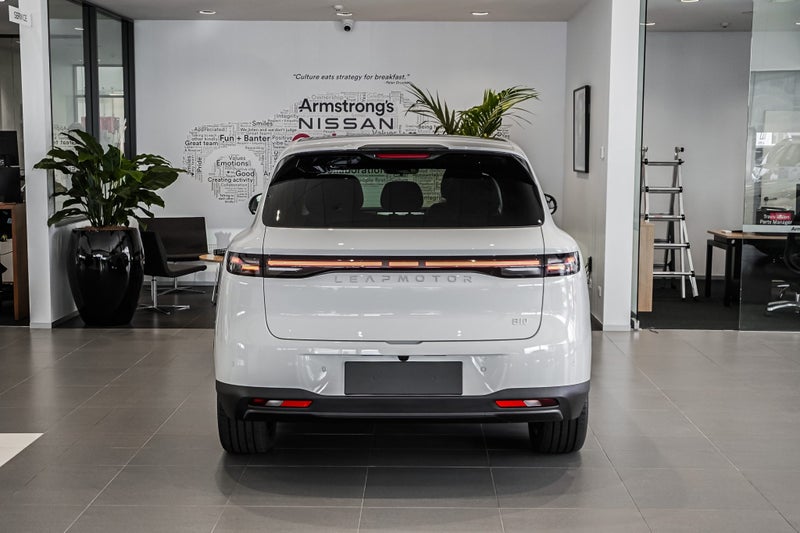 2025 Leapmotor B10 Brand NEW Full EV 434 km WLT... image 5