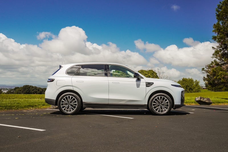 2025 Leapmotor B10 Design 67Kwh/Ev/At image 3