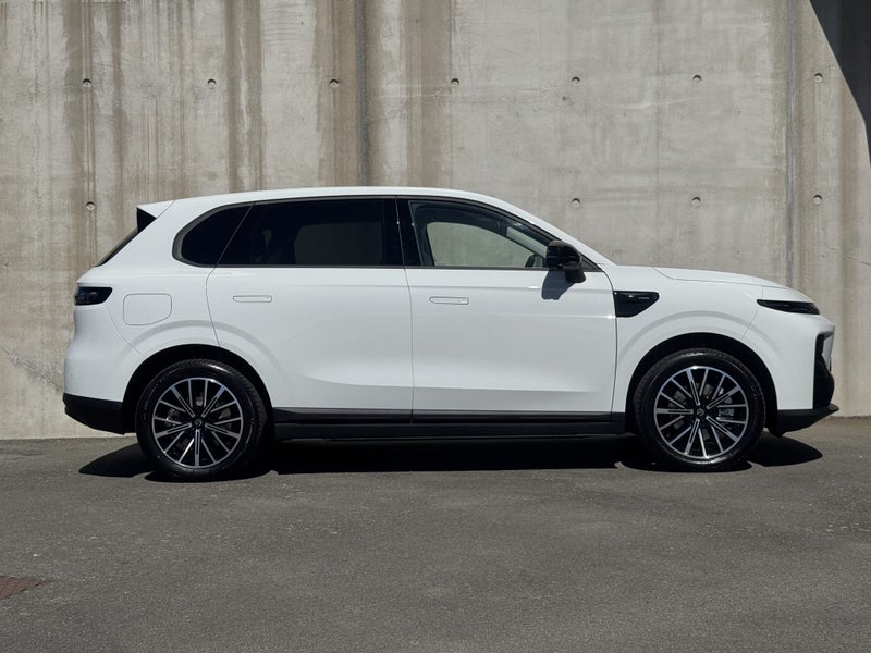 2025 Leapmotor B10 Design 67Kwh/Ev/At image 3