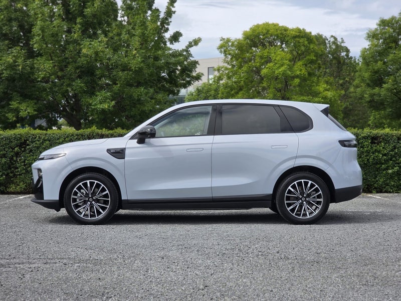 2025 Leapmotor B10 Design 67Kwh/Ev/At image 4