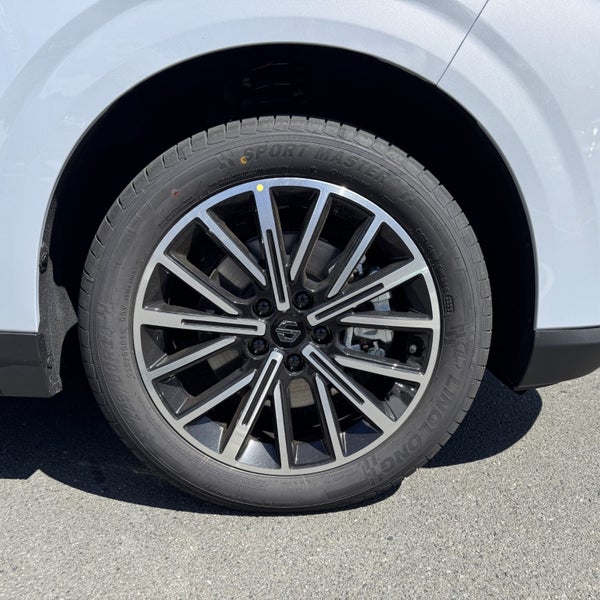 2025 Leapmotor B10 Design BEV RWD !!$2,000 Laun... image 5