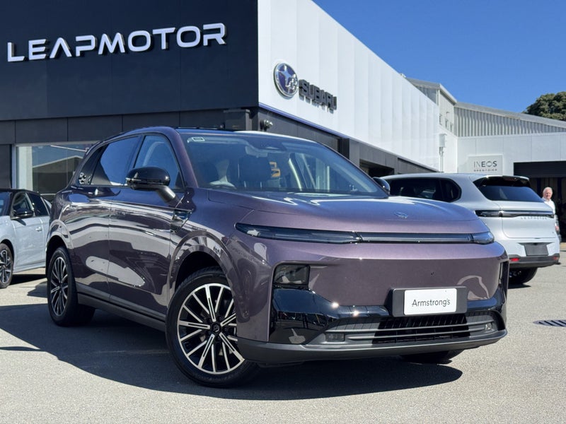 2025 Leapmotor B10 Design BEV RWD !!$2,000 Laun... image 1