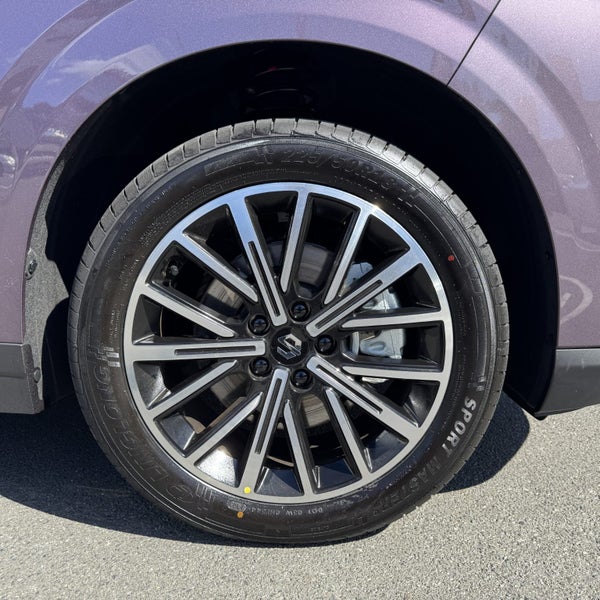 2025 Leapmotor B10 Design BEV RWD !!$2,000 Laun... image 5