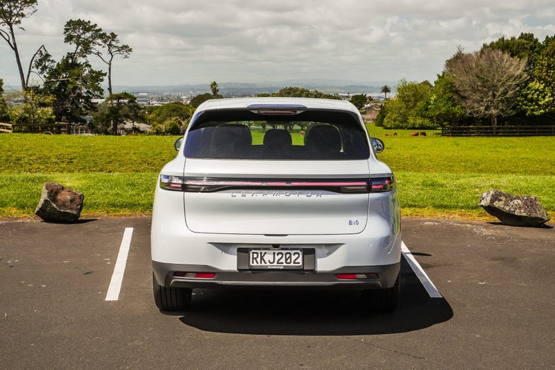 2025 Leapmotor B10 Design BEV RWD !!$2,000 Laun... image 4