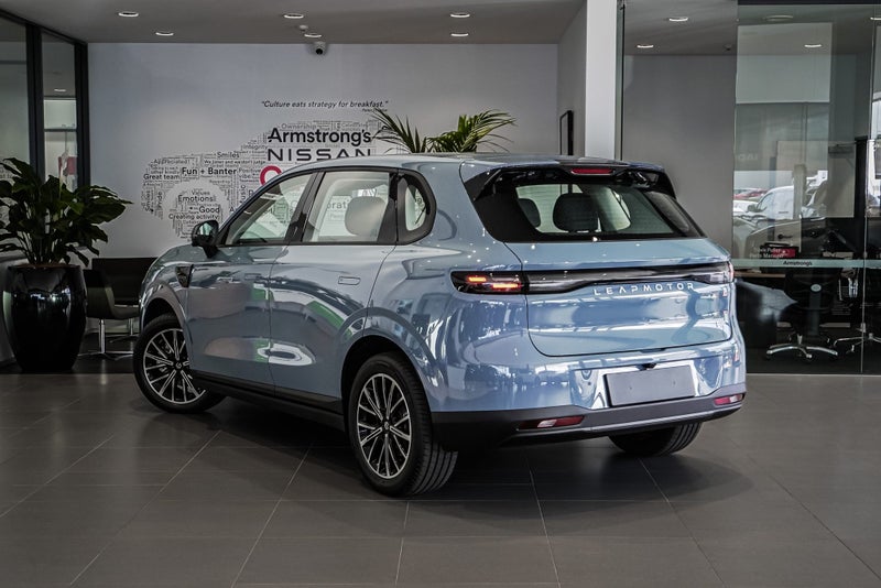 2025 Leapmotor B10 Life, 56.2 kWh EV Battery, 6... image 2