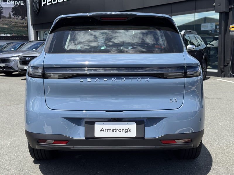 2025 Leapmotor B10 Life BEV RWD !!$2,000 Launch... image 5