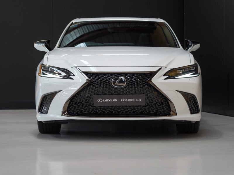 2025 Lexus ES 300h F Sport 2.5P HV ECVT FWD image 4