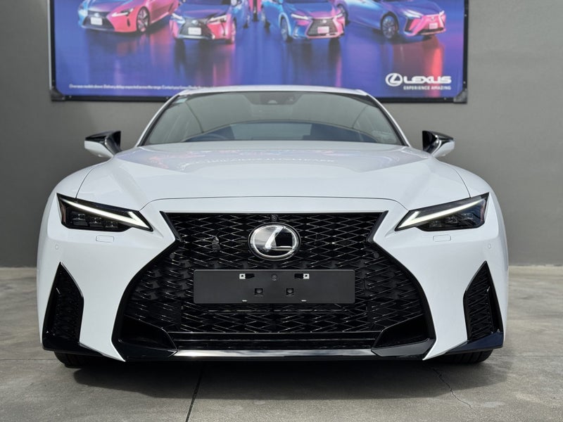 2025 Lexus IS 300h F Sport 2.5L Hybrid RWD image 2