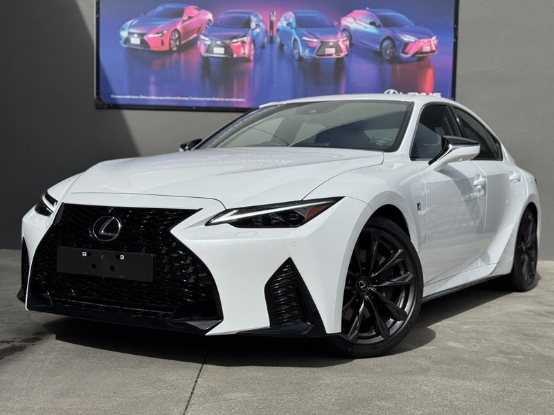 2025 Lexus IS 300h F Sport 2.5L Hybrid RWD image 3