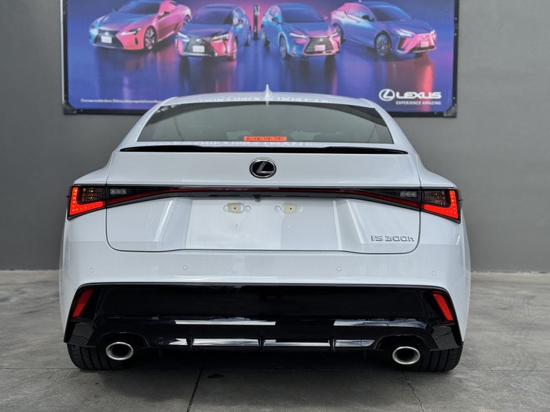 2025 Lexus IS 300h F Sport 2.5L Hybrid RWD image 5