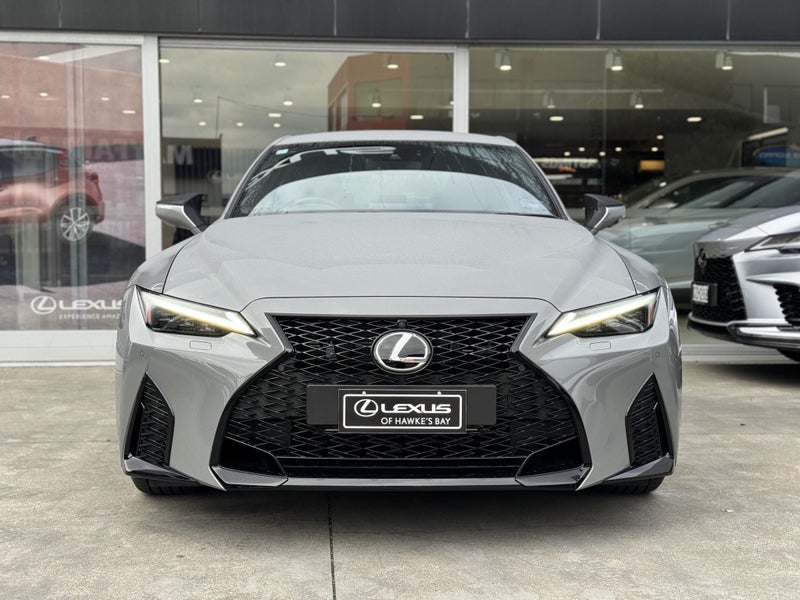 2025 Lexus IS 300h F Sport 2.5L Hybrid RWD image 3