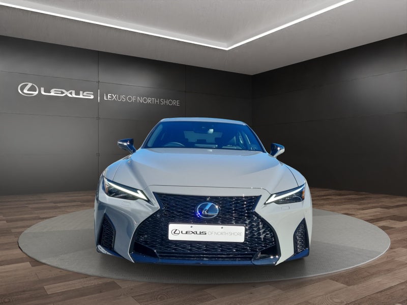 2025 Lexus IS 300h F SPORT 2.5l Hybrid RWD image 2