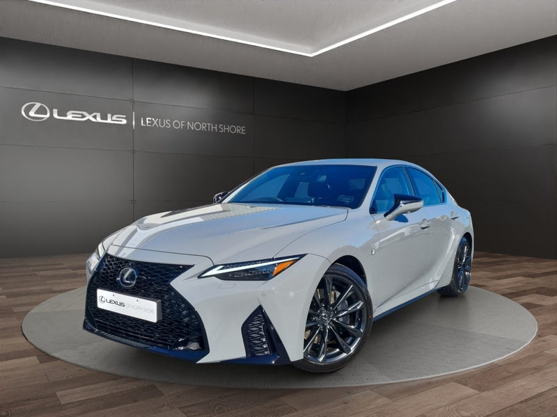 2025 Lexus IS 300h F SPORT 2.5l Hybrid RWD image 3