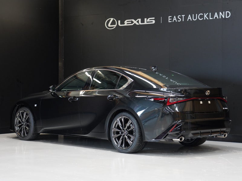 2025 Lexus IS 300h F SPORT 2.5P HV ECVT RWD image 2