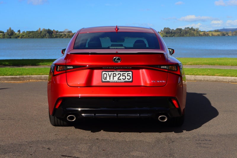 2025 Lexus IS 300h F Sport 2.5Ph/Hd image 4