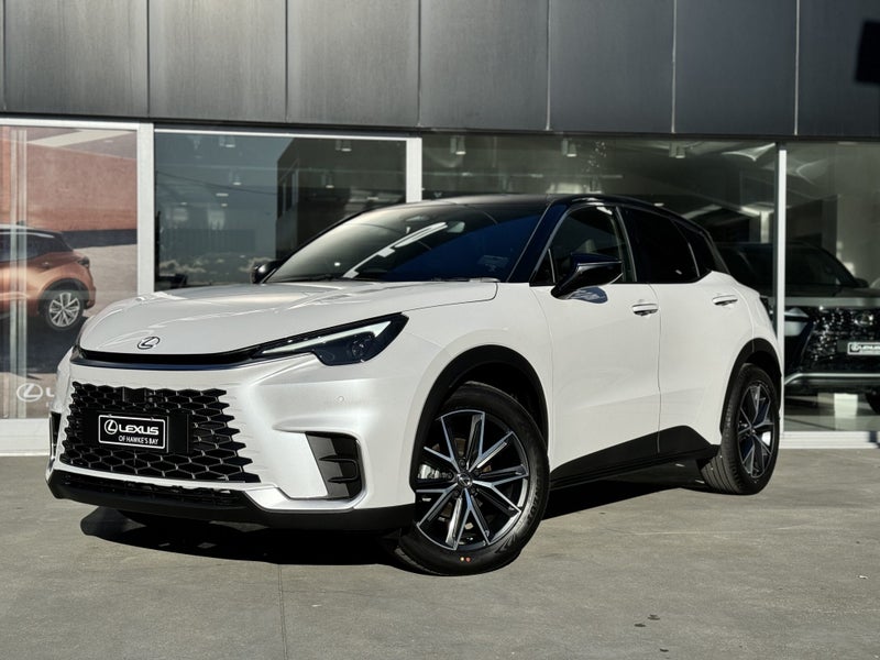 2025 Lexus LBX Active 1.5L Hybrid image 3