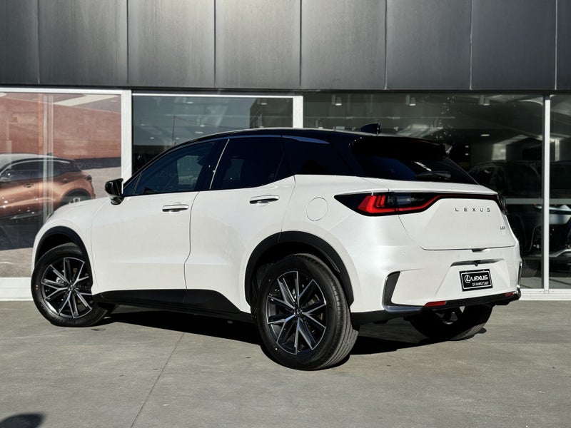 2025 Lexus LBX Active 1.5L Hybrid image 5