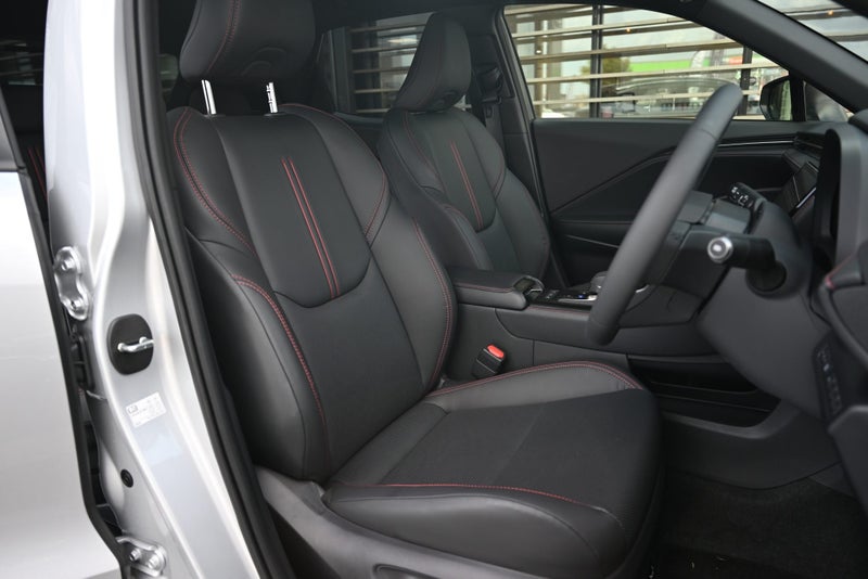 2025 Lexus LBX Active 1.5L Hybrid image 2