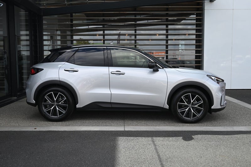 2025 Lexus LBX Active 1.5L Hybrid image 4