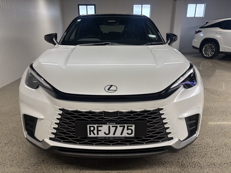 2025 Lexus LBX Active 1.5P HEV ECVT FWD SUV/5D/5S image 2