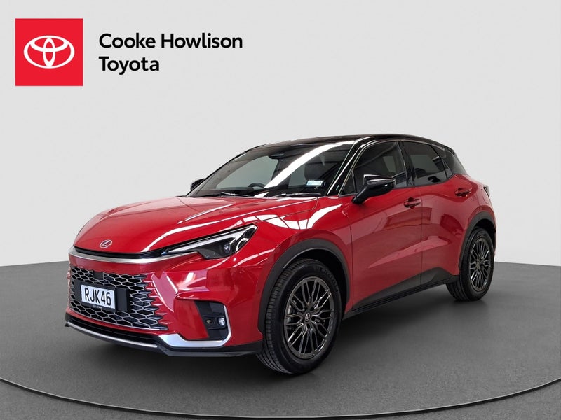 2025 Lexus LBX Cool 1.5L Hybrid image 3