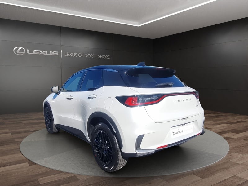 2025 Lexus LBX Cool 1.5L Hybrid FWD SUV image 5