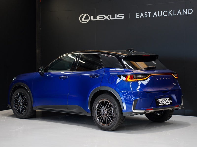 2025 Lexus LBX Cool 1.5P HEV ECVT AWD SUV/5D/5S image 2