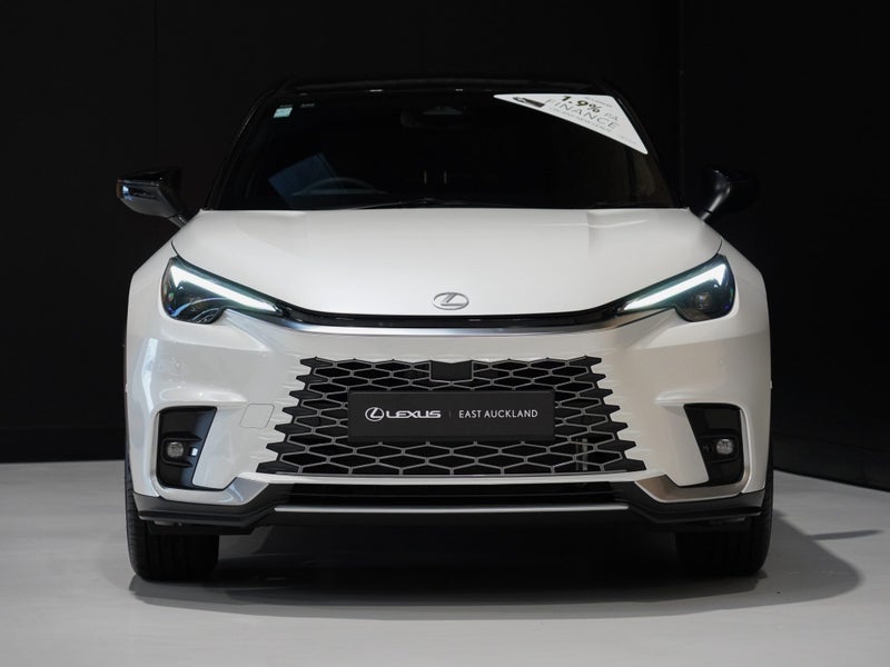 2025 Lexus LBX Cool 1.5P HEV ECVT FWD image 5