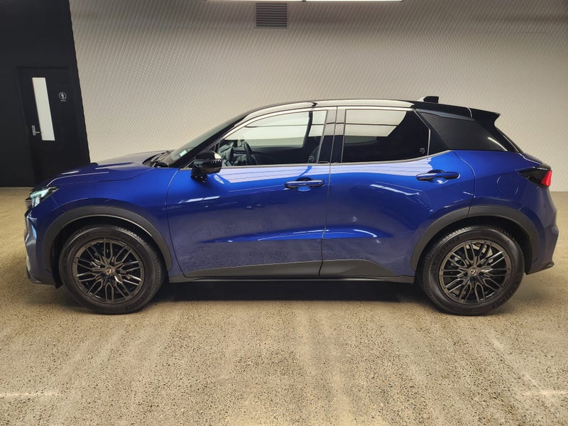 2025 Lexus LBX Cool 1.5P HEV ECVT FWD image 2