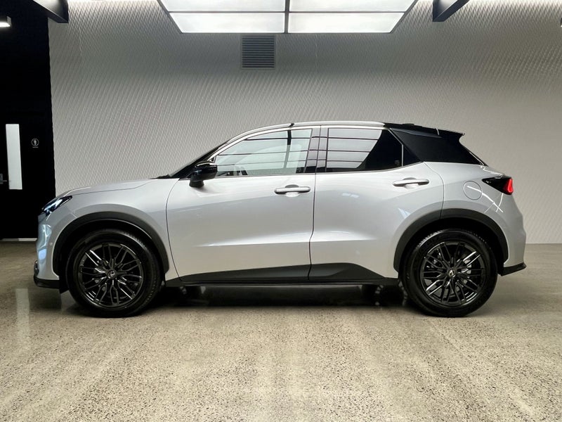 2025 Lexus LBX Cool 1.5P HEV ECVT FWD image 2