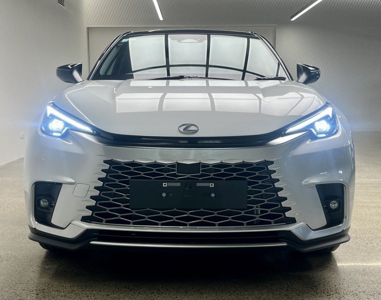 2025 Lexus LBX Cool 1.5P HEV ECVT FWD image 5