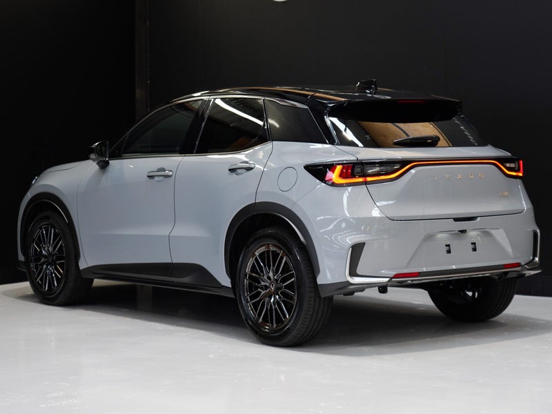 2025 Lexus LBX Cool 1.5P HEV ECVT FWD image 2