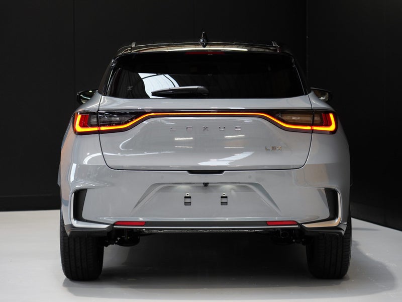 2025 Lexus LBX Cool 1.5P HEV ECVT FWD image 4