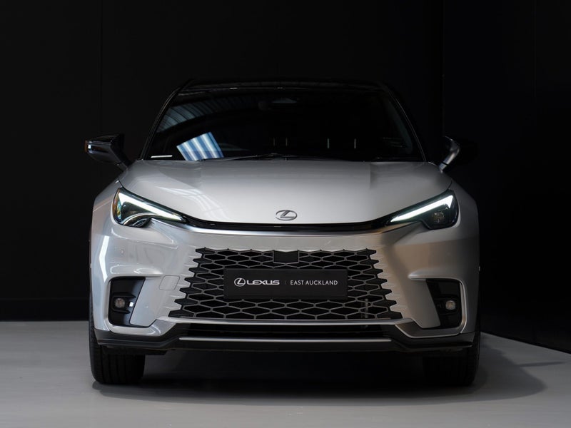 2025 Lexus LBX Cool 1.5P HEV ECVT FWD image 5