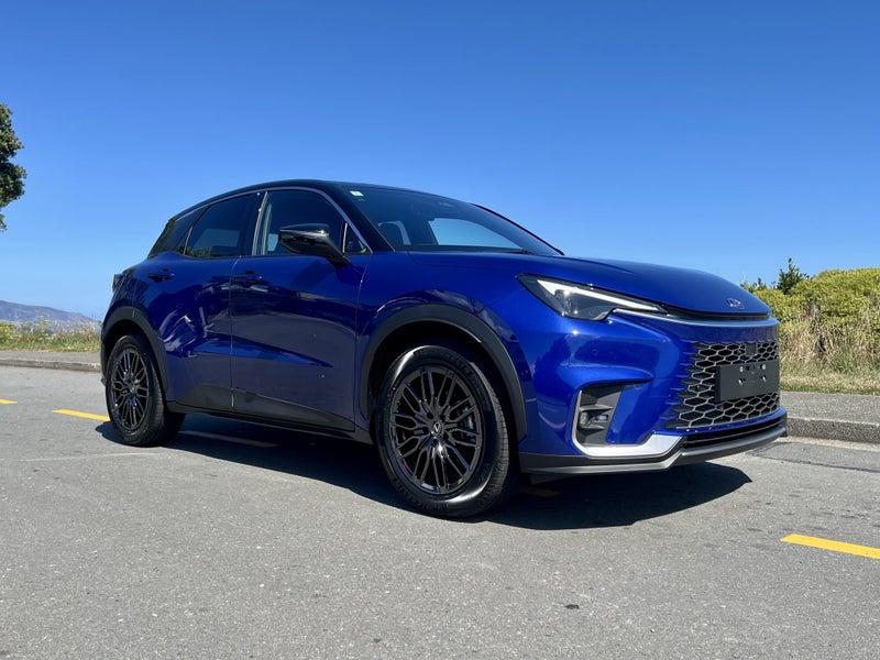 2025 Lexus LBX Cool 1.5P HEV ECVT FWD SUV/5D/5S... image 3