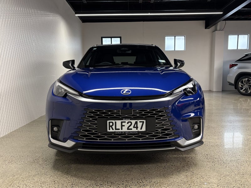 2025 Lexus LBX Cool 1.5P HEV ECVT FWD SUV/5D/5S image 2