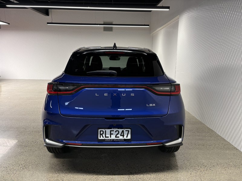 2025 Lexus LBX Cool 1.5P HEV ECVT FWD SUV/5D/5S image 5