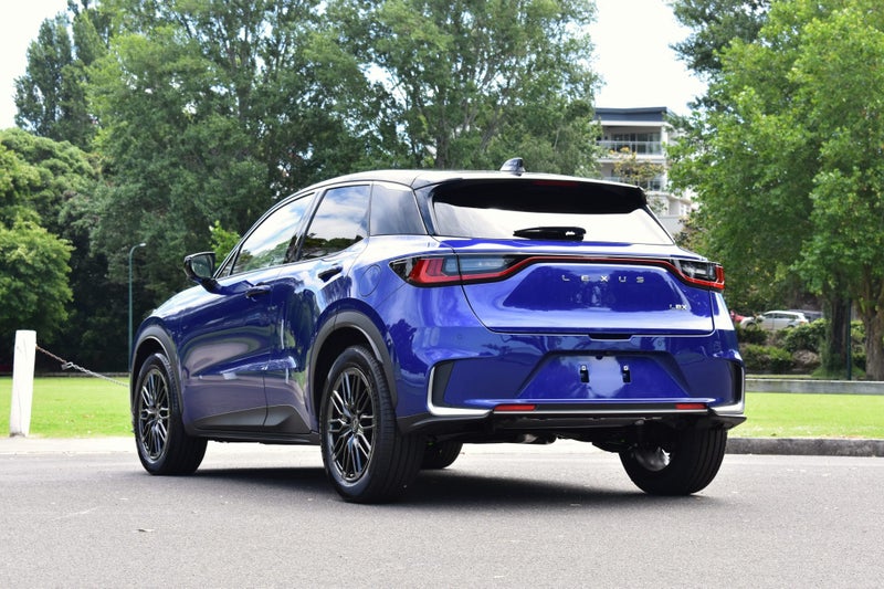 2025 Lexus LBX Cool 1.5P HEV ECVT FWD SUV image 2