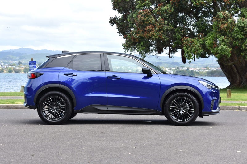 2025 Lexus LBX Cool 1.5P HEV ECVT FWD SUV image 3