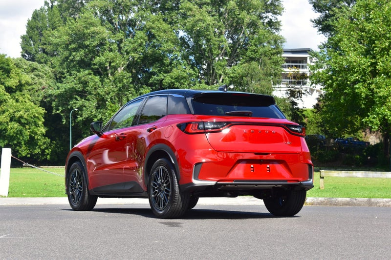 2025 Lexus LBX Cool 1.5P HEV ECVT FWD SUV image 2