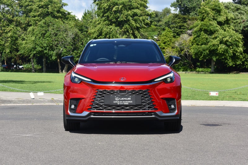 2025 Lexus LBX Cool 1.5P HEV ECVT FWD SUV image 3