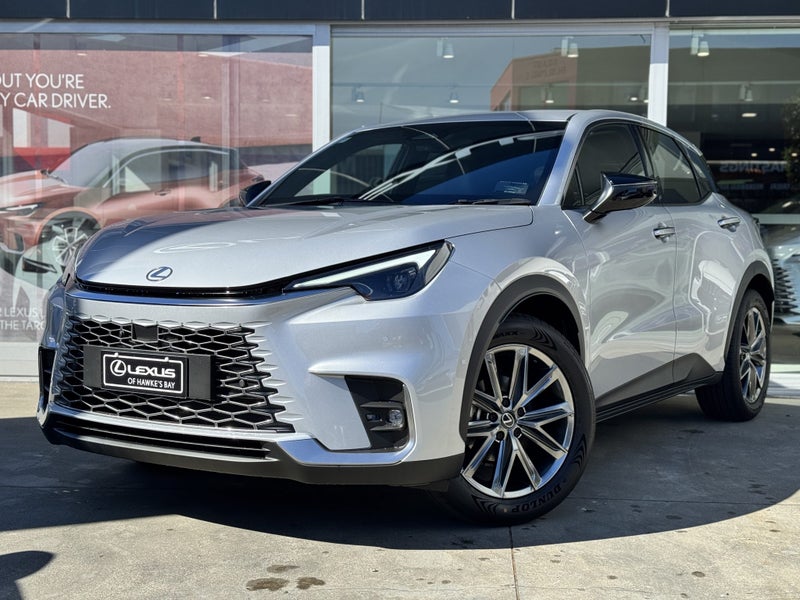 2025 Lexus LBX Relax 1.5L Hybrid image 4