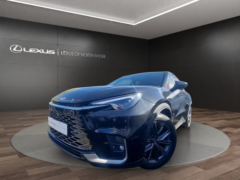 2025 Lexus LBX Relax 1.5L Hybrid AWD SUV image 3