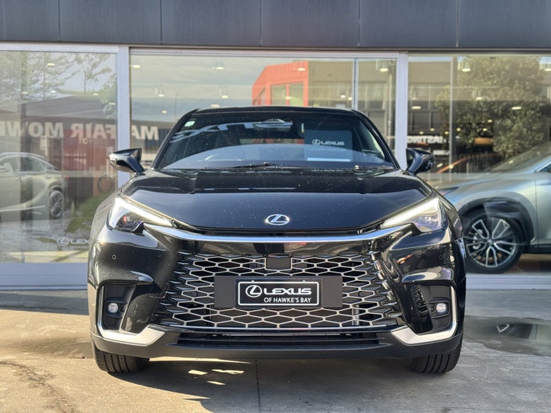 2025 Lexus LBX Relax 1.5L Hybrid FWD image 2