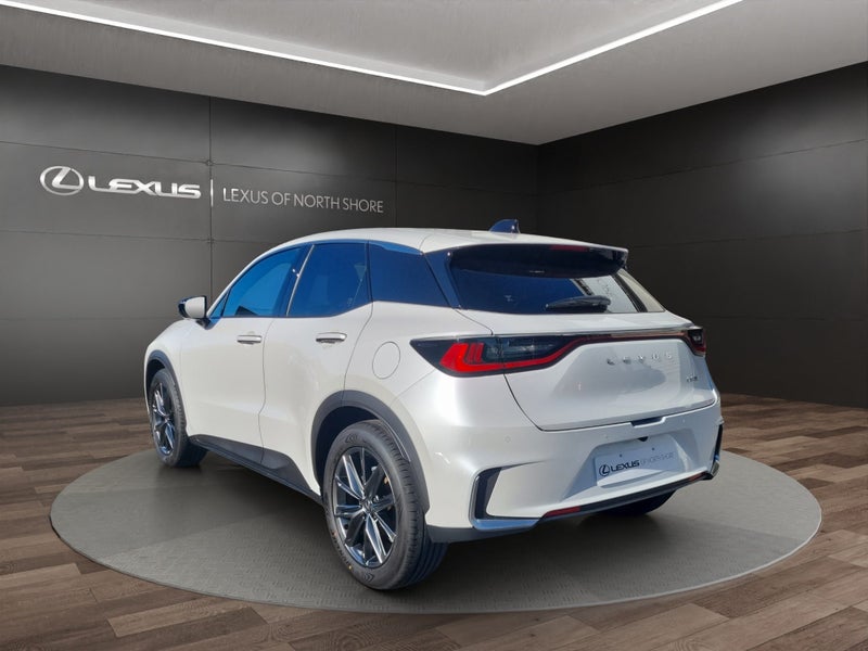 2025 Lexus LBX Relax 1.5L Hybrid FWD SUV image 5