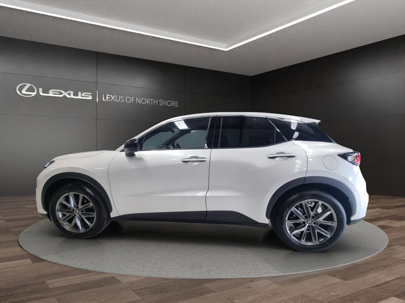 2025 Lexus LBX Relax 1.5L Hybrid FWD SUV image 4