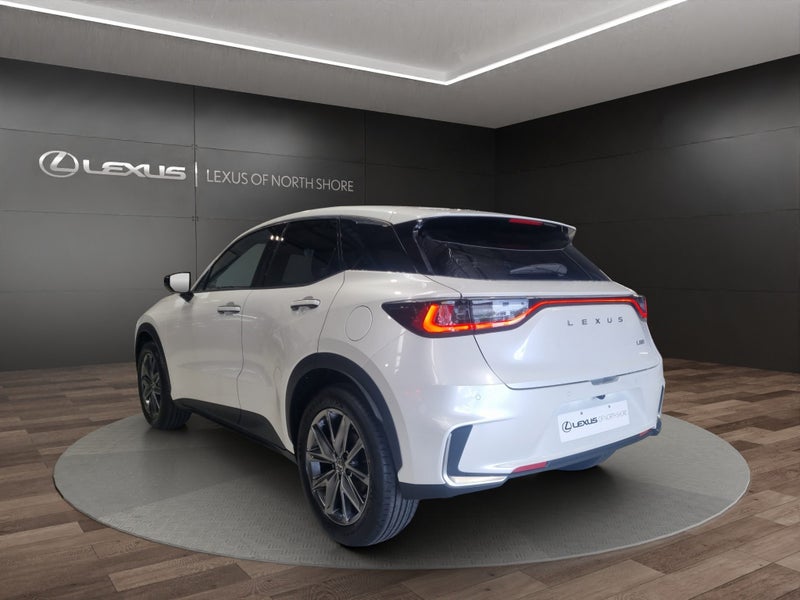 2025 Lexus LBX Relax 1.5L Hybrid FWD SUV image 5