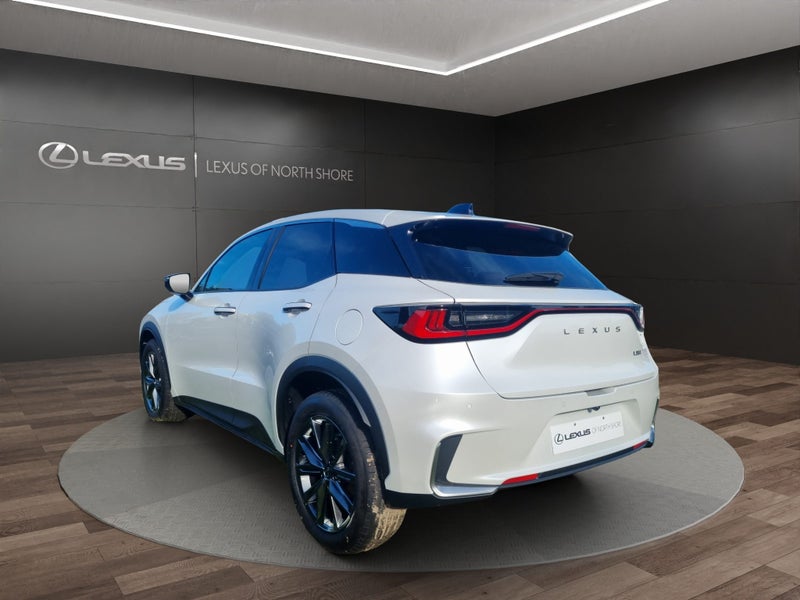 2025 Lexus LBX Relax 1.5L Hybrid FWD SUV image 5