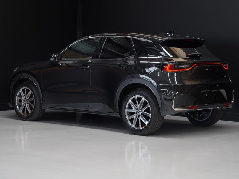 2025 Lexus LBX Relax 1.5P HEV ECVT FWD image 2