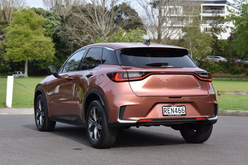 2025 Lexus LBX Relax 1.5P HEV ECVT FWD SUV/5D/5... image 2